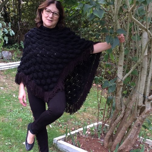 Sur commande.chic cape- poncho en tricot fait main,acrylique / laine douce,pour femme t unique