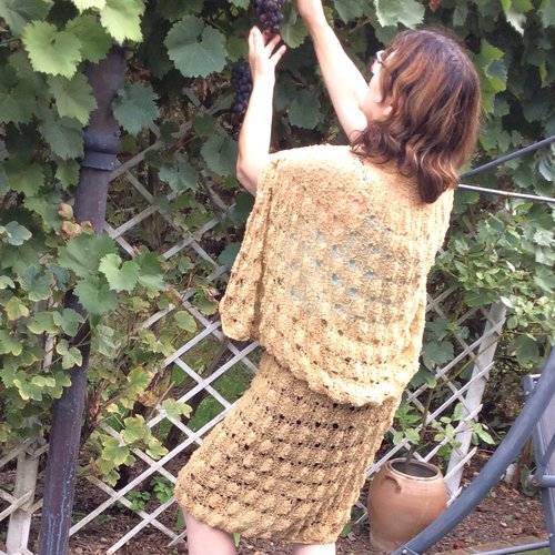 Très jolie ensemble de soirée jupe et pèlerin en tricot,fil laine bouclés,pour femme t36-38