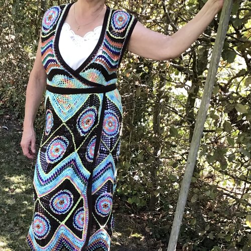 Robe- cardigan 2x1,longue,multicolore fantaisie ,style boho,hippie au crochet,modèle unique