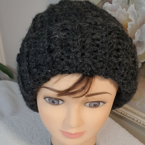 Bonnet court au crochet  homme automne / hiver