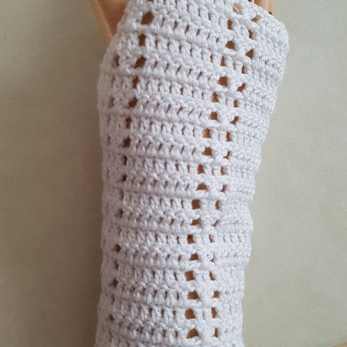 Mitaines blanches au crochet