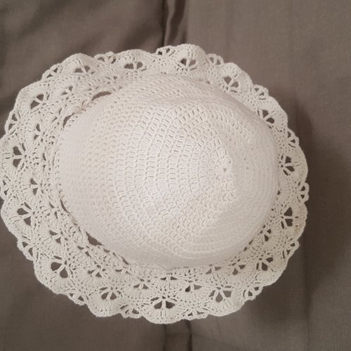 Chapeau blanc cassé au crochet country t. 58/60