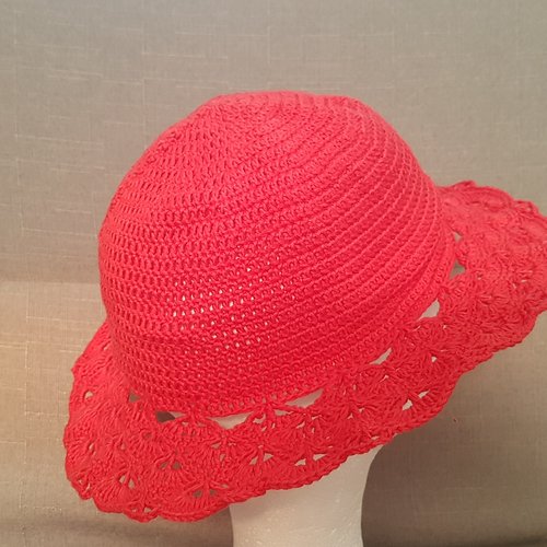 Chapeau rouge au crochet country t. 58/60