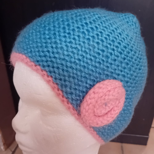 Bonnet bleu et rose tricoté main