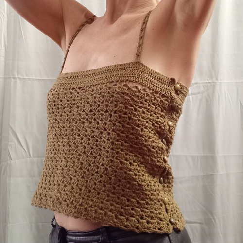 Top kaki au crochet t. 14 ans fait main