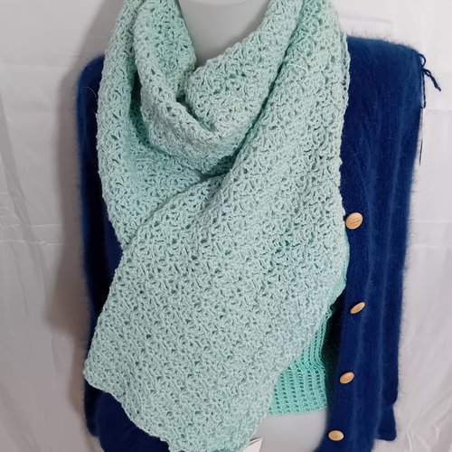 Écharpe au crochet, vert clair, en laine mérinos, fait à la main, grande taille, maxi écharpe, chaude et douce