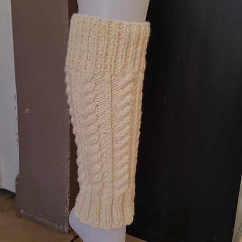 Bonnet écru laine épaisse et torsades, tricoté main
