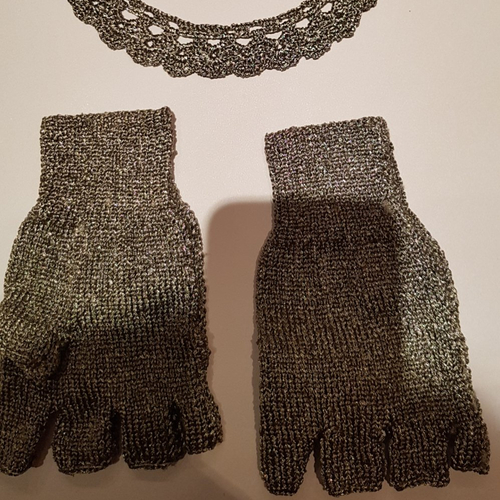 Mitaines avec doigts pour femme, tricotées à la main, bronze, coffret cadeau avec collier crochet