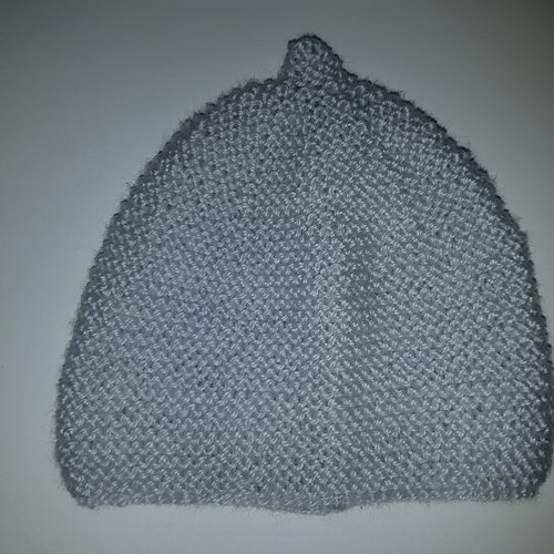 Bonnet pour bébé, au point mousse, tricoté à la main, tailles naissance, 3 mois, 6 mois, gris clair, en laine mélangée