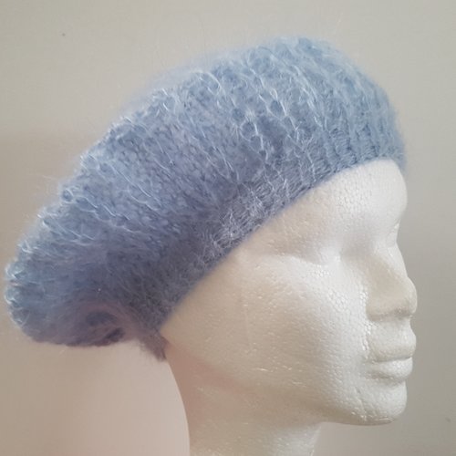 Béret bleu pour femmen en mohair, tricoté à la main