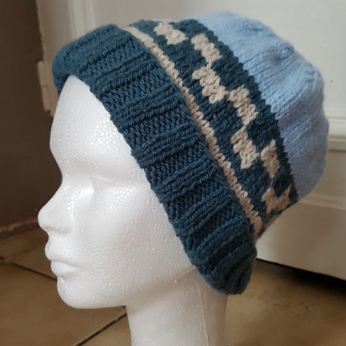 Bonnet pour enfant avec jacquard, plusieurs coloris, tricoté à la main, en acrylique