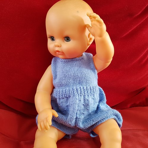  barboteuse bleue pour poupée tricotée main