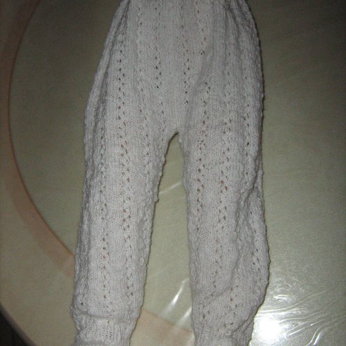 Grenouillette blanche tricotée main taille 6 mois