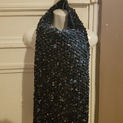 Écharpe noire chaude en laine chinée pour femme tricotée main