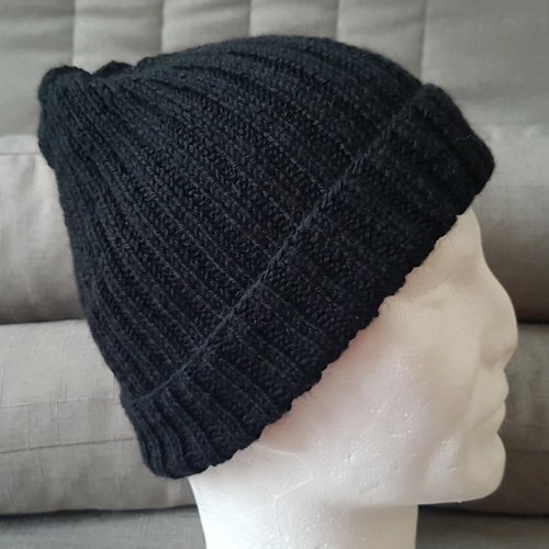 Bonnet homme en côtes à revers, tricoté main, en laine, polyamide et acrylique