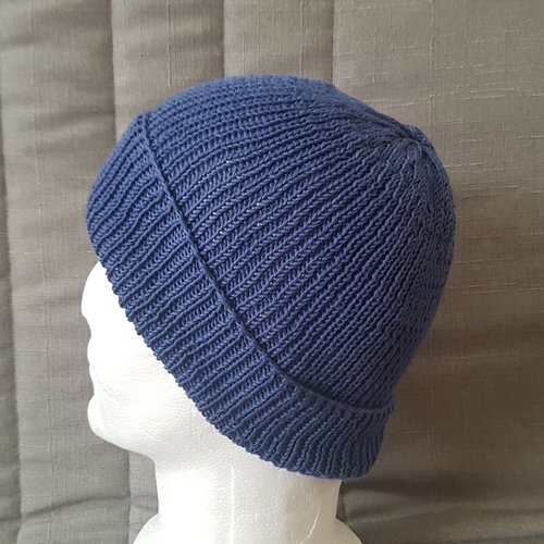 Bonnet bleu pour homme ou mixte en côtes, en coton, avec ou sans revers, fil oeko-tex, au tricot fait à la main aux aiguilles