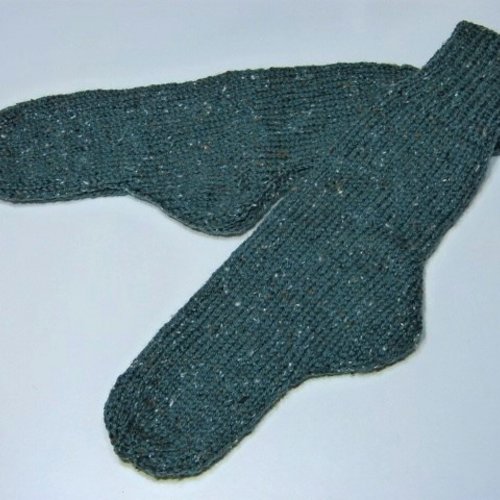 Chaussette en laine verte tricoté main  ( p 40 /42) ou ( p42/44)