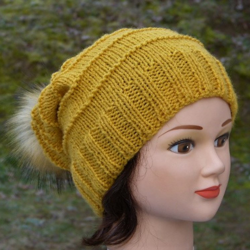 Bonnet marque à pompon en laine pour femmes - La Maison de l'Alpaga (LMA)