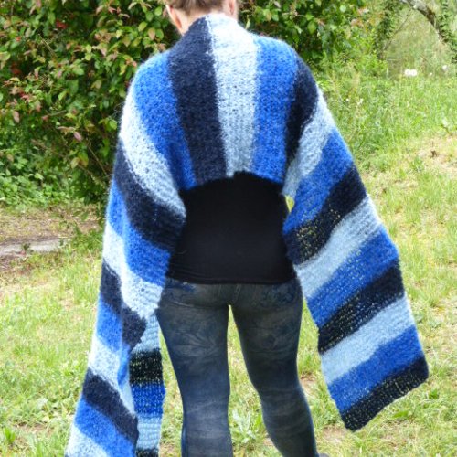 Etole bleu pour femme tricoté main