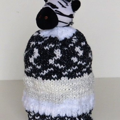 Bonnet enfant tricoté main , zèbre noir et blanc