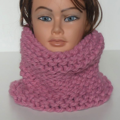 Tour de cou rose femme en laine tricot main