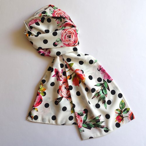 Echarpe en viscose motif floral
