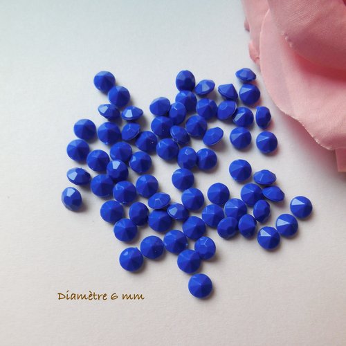 67 cabochons strass - acrylique bleue - 6 mm