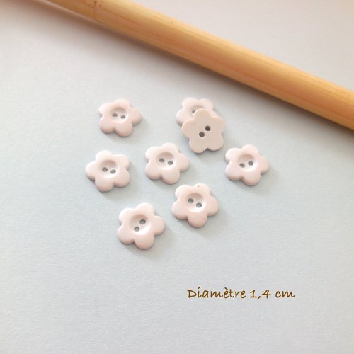8 petits boutons blancs - fleurs - 14 mm