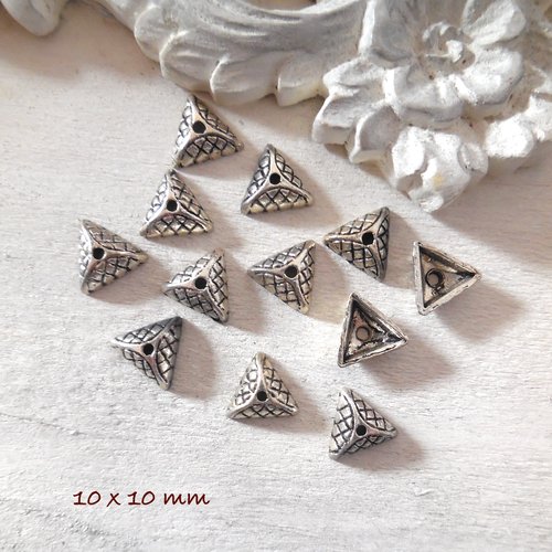 12 coupelles calottes triangles métal