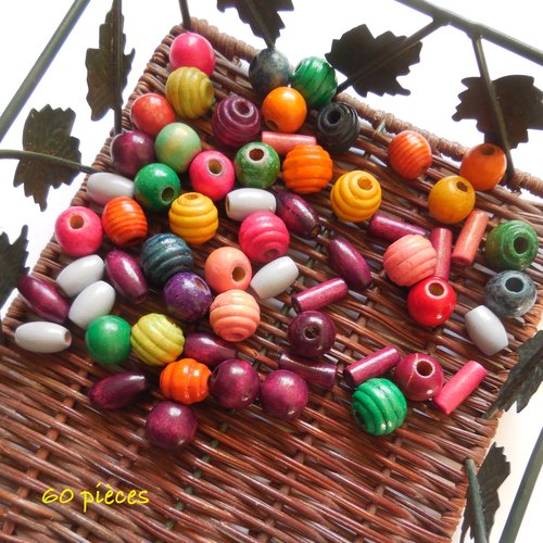 Assortiment de 60 perles multicolores - bois teinté