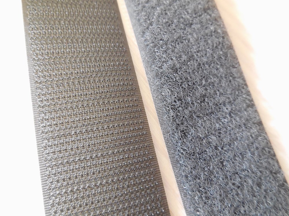 Velcro Scratch à coudre conditionné par rouleaux de 25 mètres