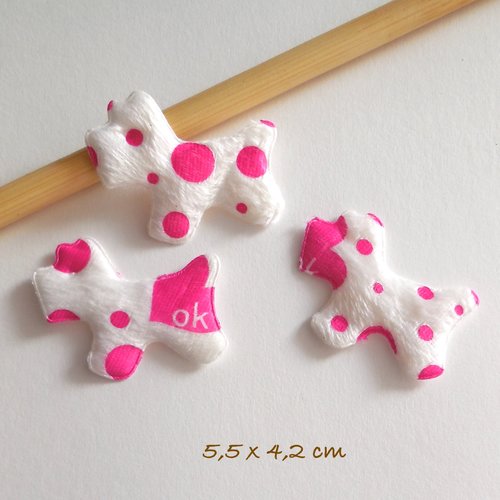 3 petits chiens en tissu velours - blanc et rose - embellissements