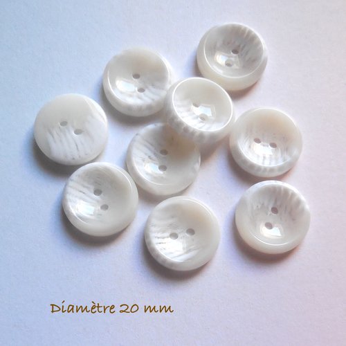 9 boutons ronds blancs striés - 20 mm