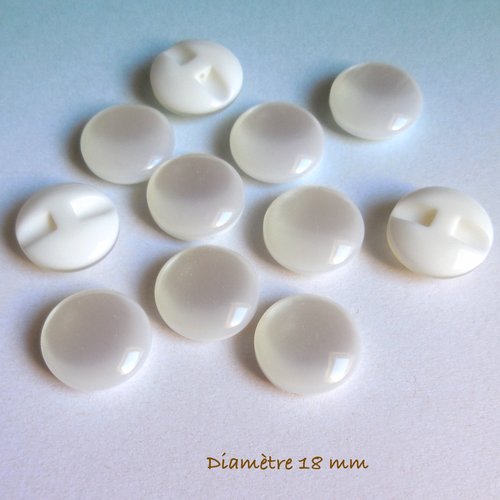 11 boutons ronds blanc nacré - 18 mm