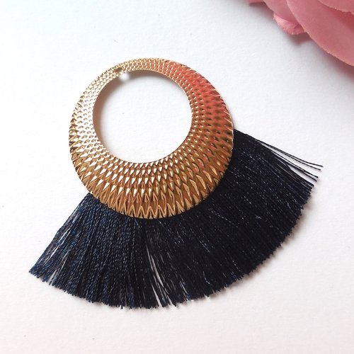 Pendentif forme éventail à franges pompons