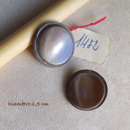 2 boutons ronds vintage en nacre véritable - 25 mm