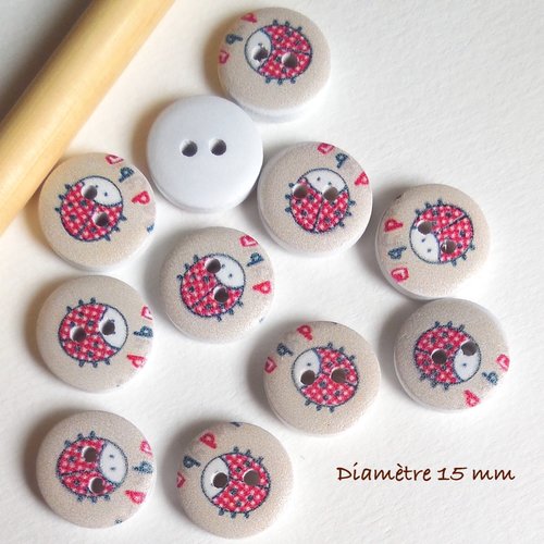 11 boutons en bois motif coccinelle