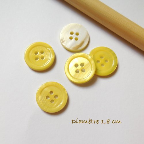 5 boutons ronds nacre véritable jaune - 18 mm