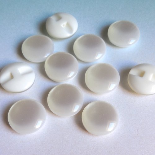 11 boutons ronds blanc nacré - 18 mm