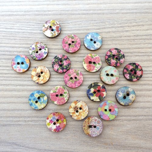 20 boutons ronds en bois motif floral - 15 mm
