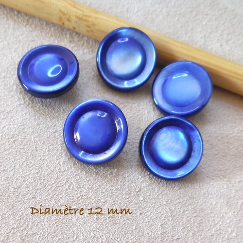 5 boutons ronds en nacre bleue - 12 mm