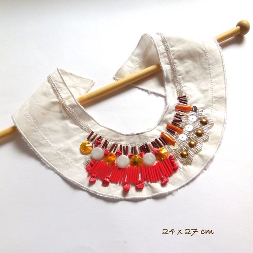 Plastron style indien - encolure brodée de perles - fabrication artisanale