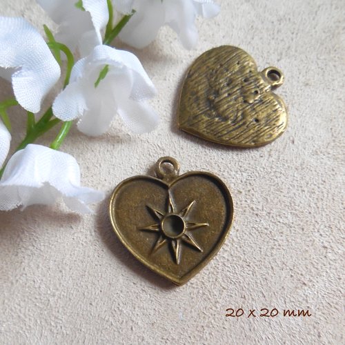 Pendentif métal bronze - pendentif coeur - breloque coeur - 2 x 2 cm