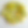 19 mini cabochons pères noël - jaune et vert