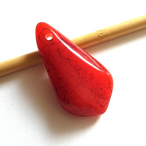 Grosse perle pendentif rouge veine de dragon - 6,5 x 3,5 cm