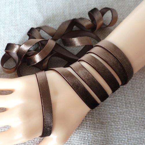 4,95 mètres de ruban mokuba velours marron