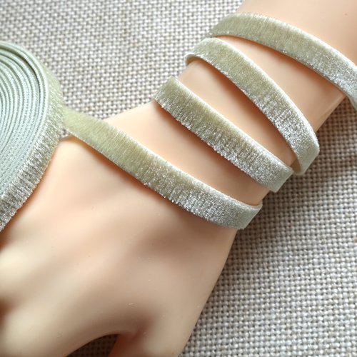 7 mètres de ruban mokuba velours stretch vert sauge