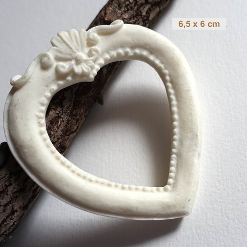 Coeur en résine à décorer style shabby chic