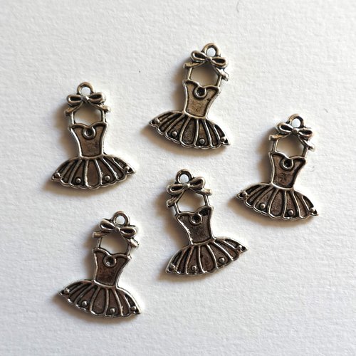 5 pendentifs tutus danse en métal couleur argent