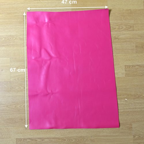 Coupon de cuir véritable de vachette - couleur magenta-fuchsia